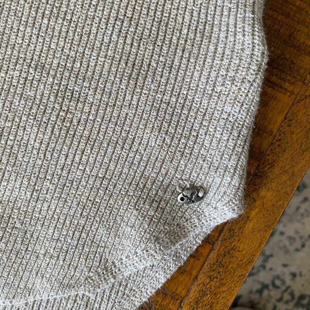 American Eagle Sweater - Picture 6 of 6